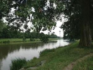 Město a řeka