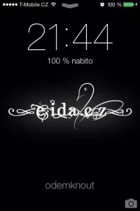 Pozadí lockscreenu v původní šířce