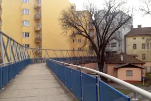 Na konci lávky