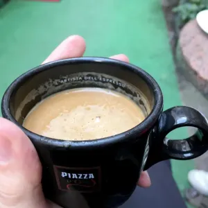 Pofoukat ruku, kafe a proboha rychle!