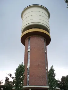 Vodní věž jak vyšitá
