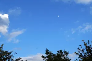 Nebíčko s Měsícem červencem
