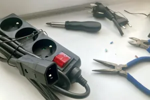 Prodlužka na C14 s vypínačem